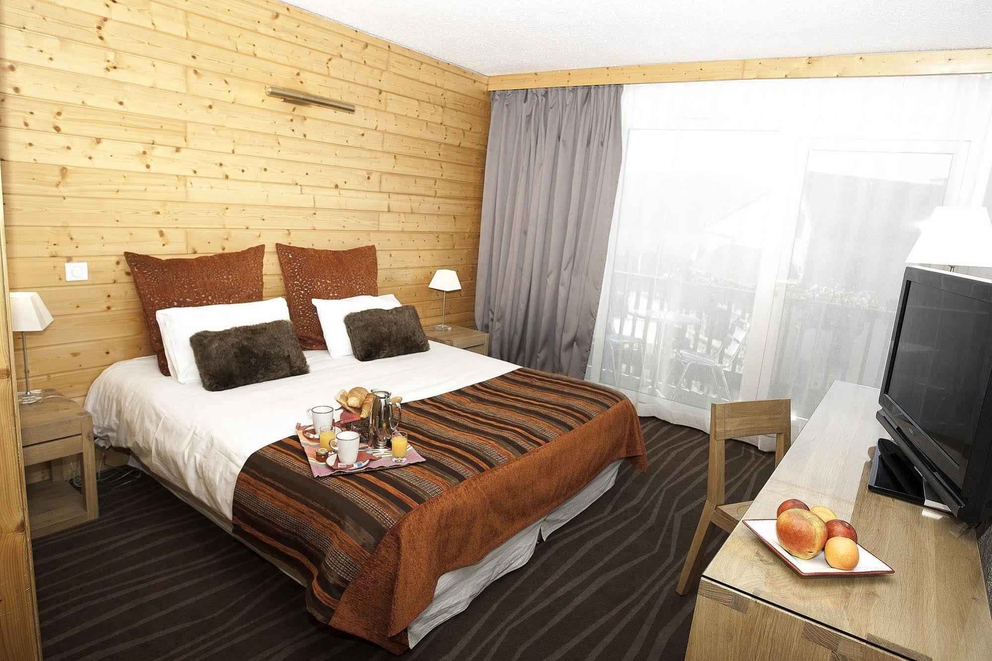 Hotel Le Grand Tetras Font-Romeu-Odeillo-Via Exteriér fotografie