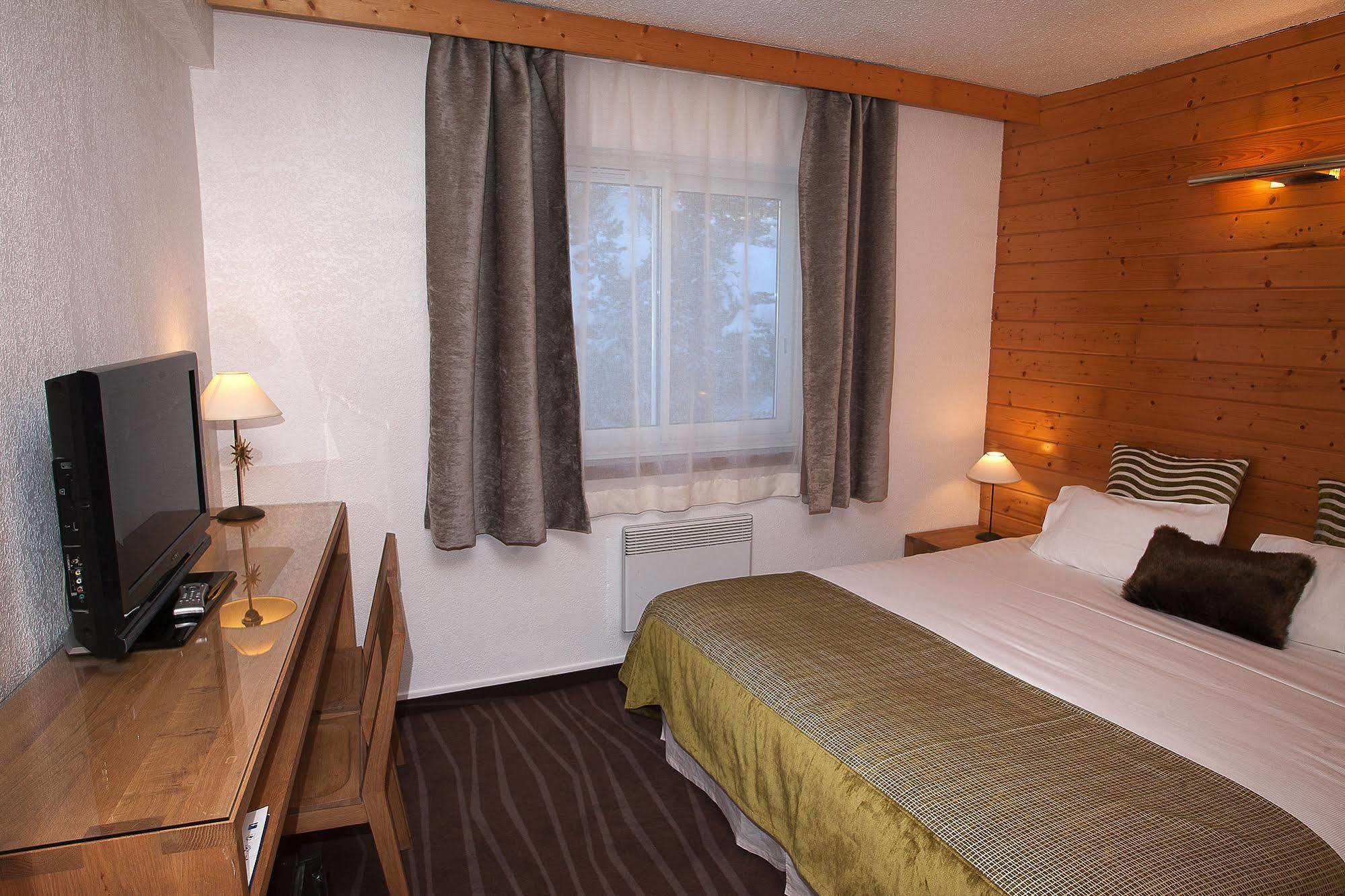 Hotel Le Grand Tetras Font-Romeu-Odeillo-Via Exteriér fotografie